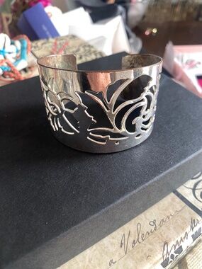 VINTAGE Y2K LOT 2 SILVER PLATED CUFF AND BRACELET